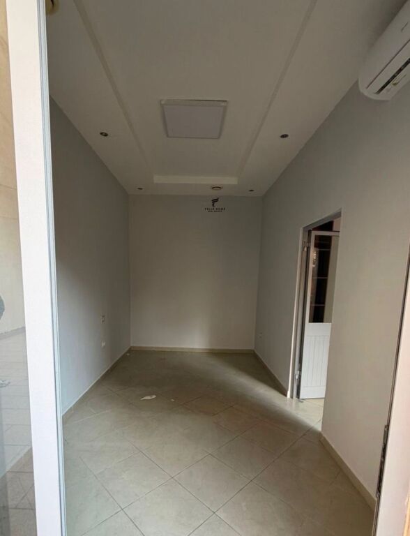 SHOP FOR RENT 40 M2 MINE PEZA 39,000 LEKE FH-57810
