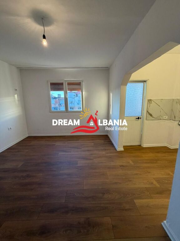 Shitet apartament 1+1 ne rrugen Kongresi i Manastirit, kryqezimi i Oxhakut (ID 4119468)
