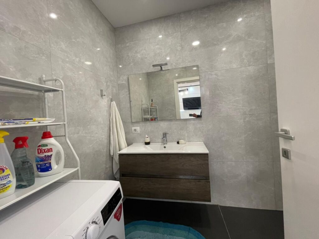 Apartament 1+1 per qira tek Shushica tek Std. Dinamo.​