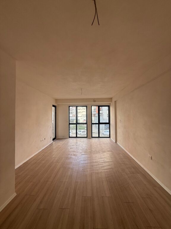 Jepet me qera apartament 1+1 prane Urban Gate Astir.