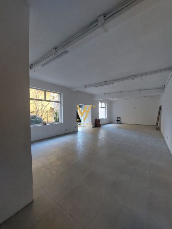 SHOP FOR RENT 100 M2 AT THE ELECTRIC MARKET 1,500 EURO