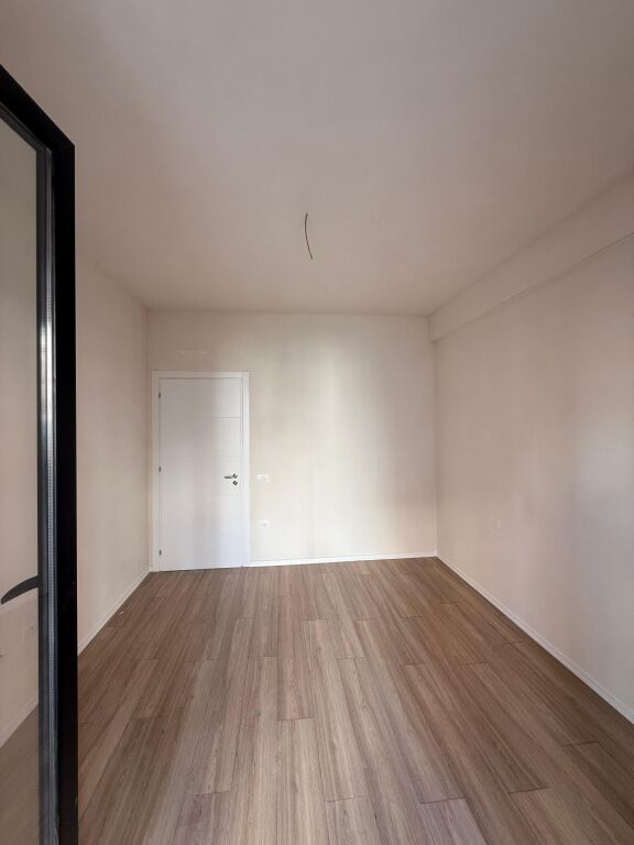 Jepet me qera apartament 1+1 prane Urban Gate Astir.
