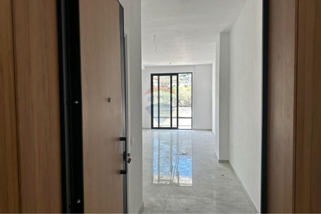 Appartamento 1+1 – In Vendita, Via Dhimitër Konomi, Vlora