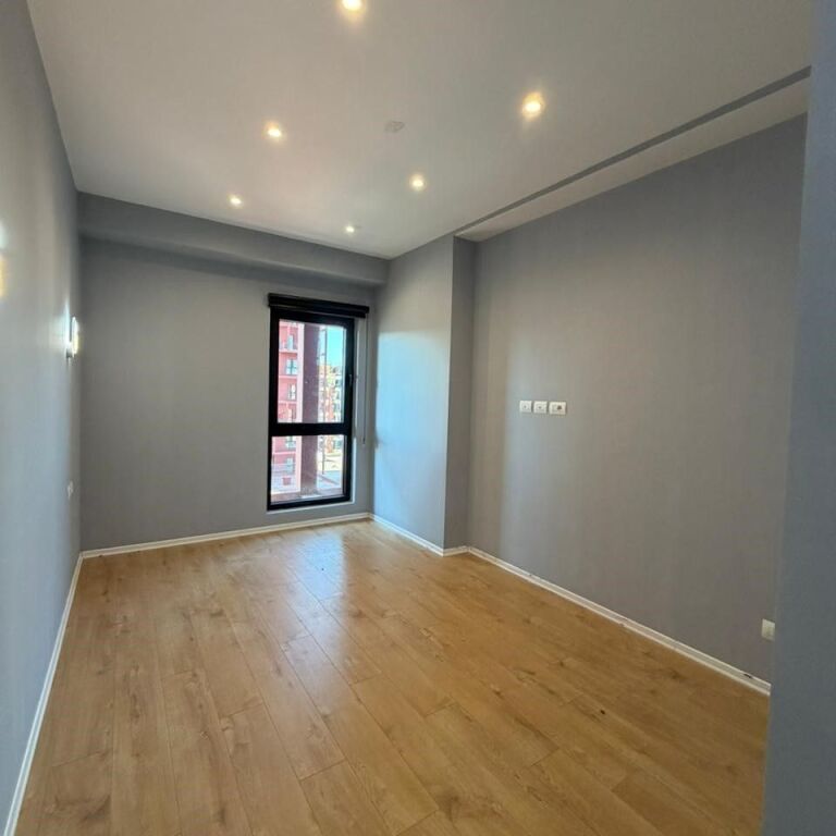 🏢 Locale Commerciale / Ufficio in Affitto – Garden Building ✨