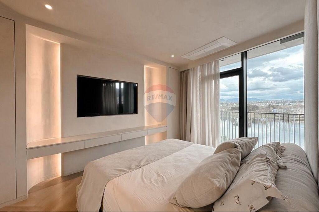 Appartamento di lusso in vendita con vista sul lago!