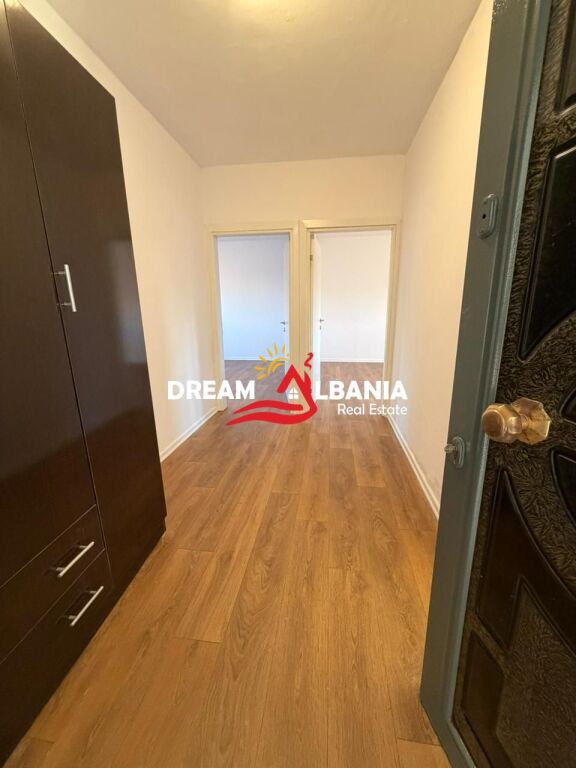 Shitet apartament 1+1 ne rrugen Kongresi i Manastirit, kryqezimi i Oxhakut (ID 4119468)