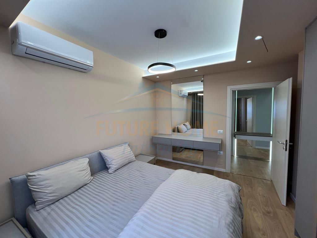 SHITET APARTAMENT 2+1+POST PARKIMI , RRUGA E DURRESIT