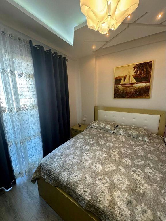 KOMUNA E PARISIT, SHITET APARTAMENT 1+1 215,000 €