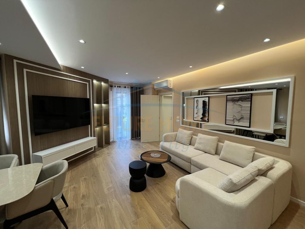 Apartment 2+1+2+parking space for sale Durres Street