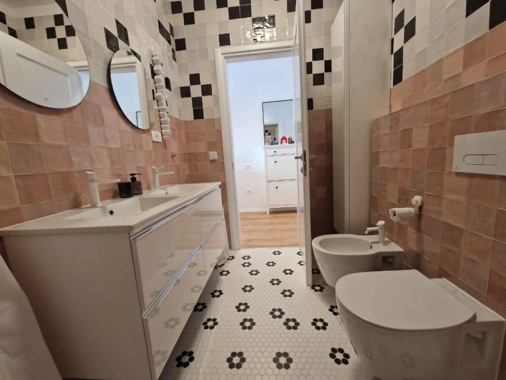 APARTAMENT 2+1 PER QERA TEK LIQENI THATE