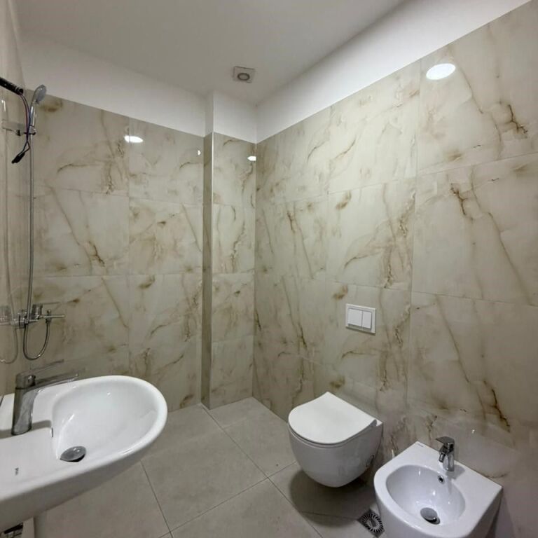 🏢 Locale Commerciale / Ufficio in Affitto – Garden Building ✨