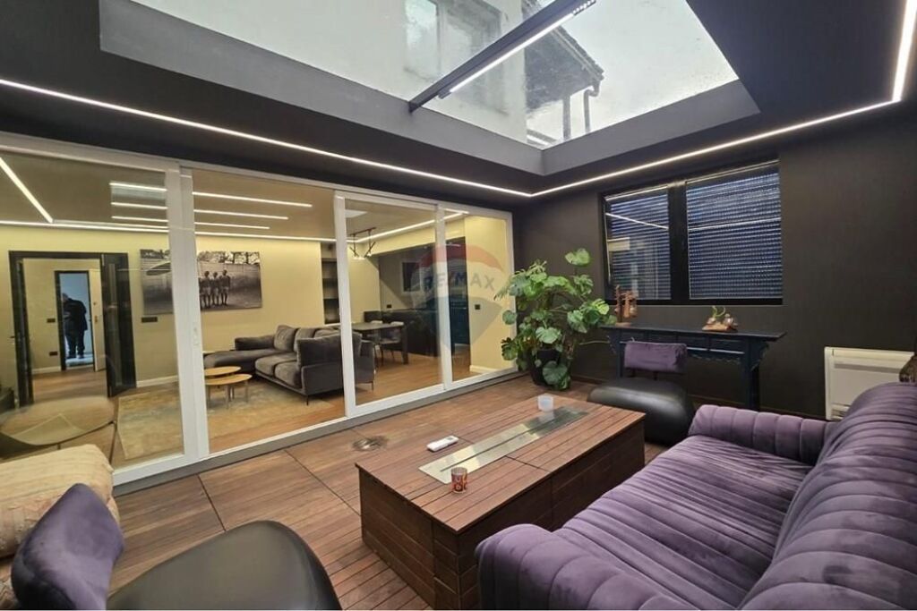 Apartment 3+1 for sale in Long Hill