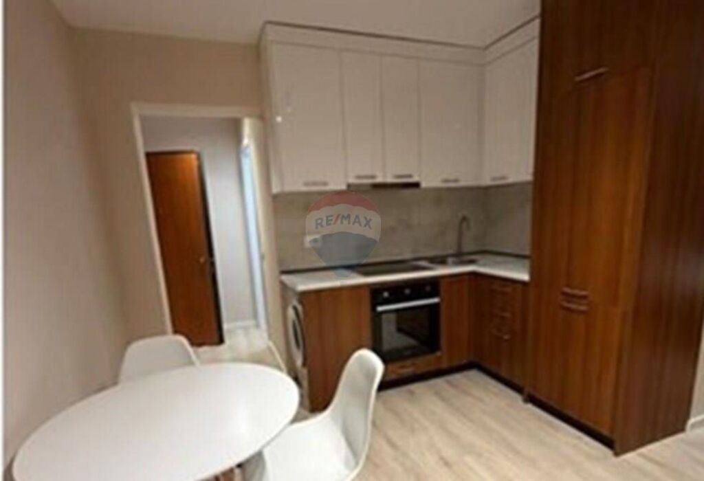 Apartament 2+1 me Qira Rruga Kongresi i Manastirit, Tiranë