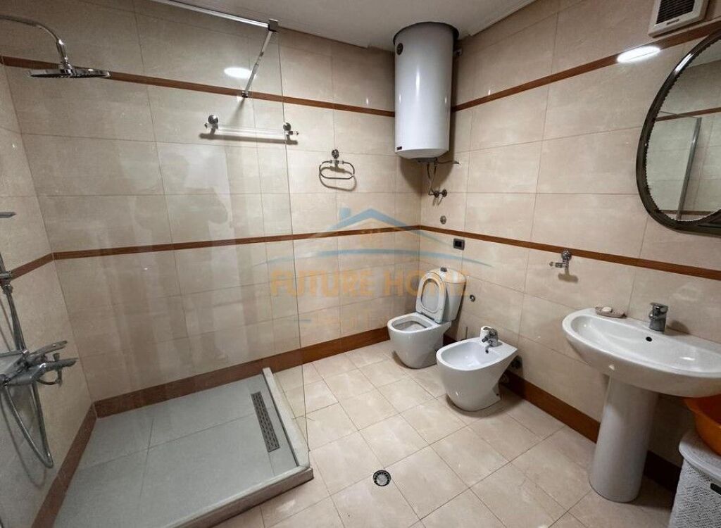 Jepet Me Qera , Apartament 2+1 , LIQENI ARTIFICIAL , Tirane .