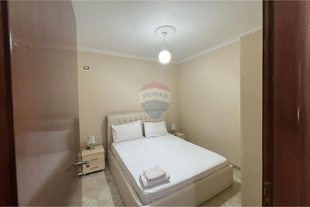 Apartament me Dy Garsoniere – Për Qira Vjetore | Rruga Sazani, Vlorë