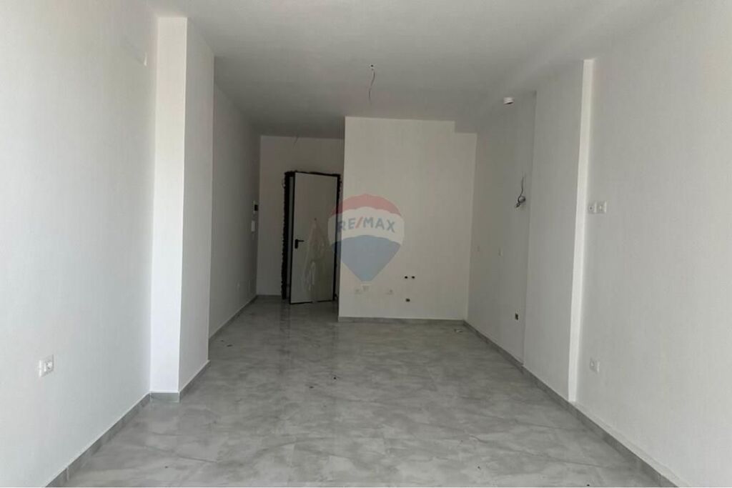 Appartamento 1+1 – In Vendita, Via Dhimitër Konomi, Vlora