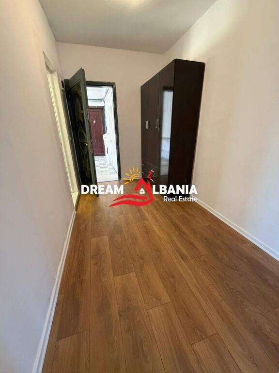 Shitet apartament 1+1 ne rrugen Kongresi i Manastirit, kryqezimi i Oxhakut (ID 4119468)