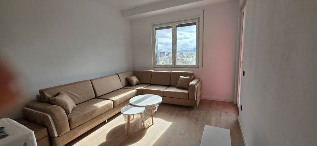 Paskuqan, Ofrojmë për qira Apartament 1+1+ Verandë, Post parkimi!