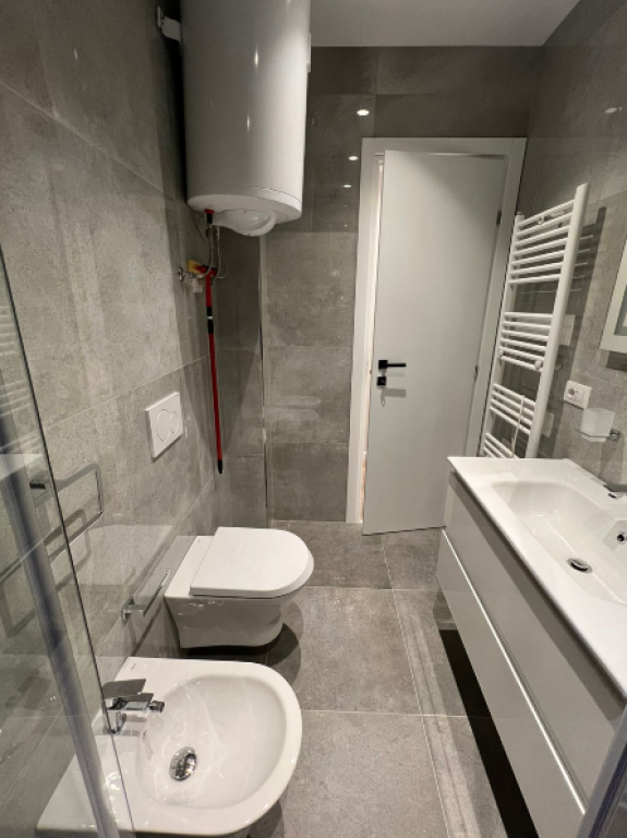 🏢 JEPET ME QIRA – APARTAMENT 2+1 | Ish Fusha e Aviacionit