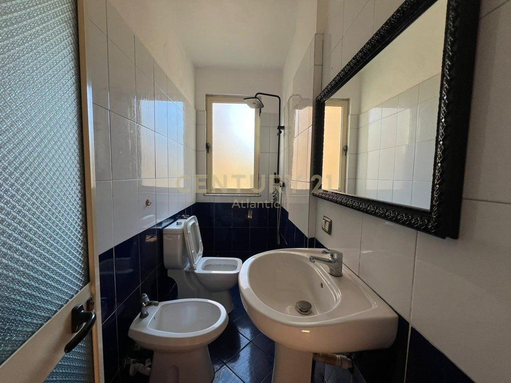 HOTEL ME QIRA TEK SHKEMBI I KAVAJES
