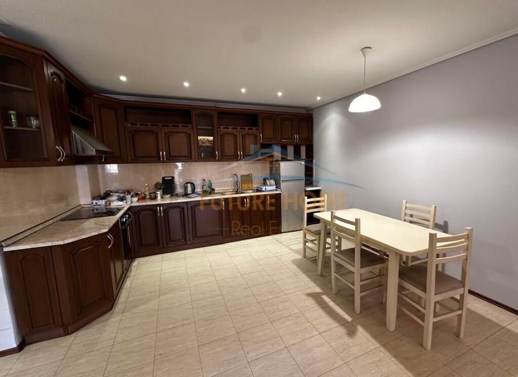 Jepet Me Qera , Apartament 2+1 , LIQENI ARTIFICIAL , Tirane .