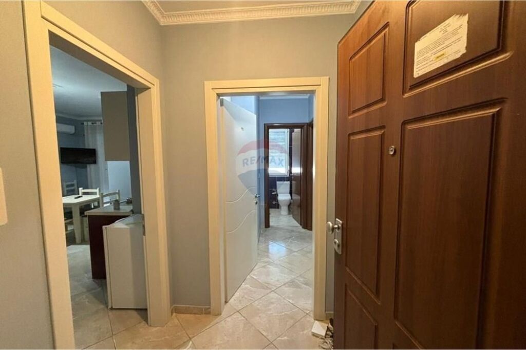 Apartament me Dy Garsoniere – Për Qira Vjetore | Rruga Sazani, Vlorë