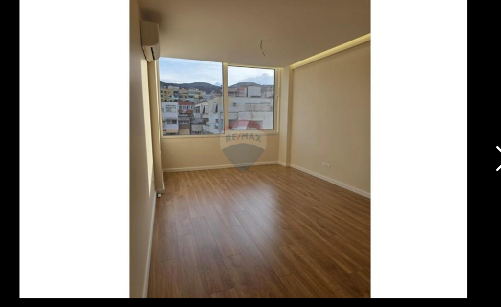 Apartament per shitje 1+1 tek Qendra Kristal