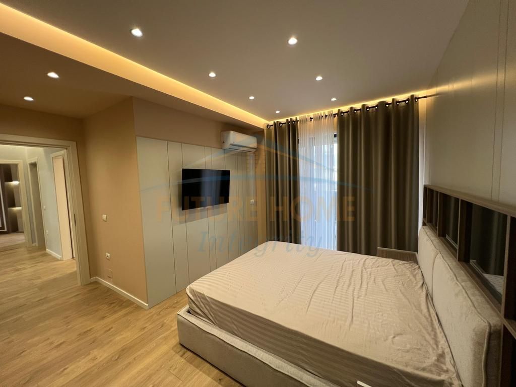 Apartment 2+1+2+parking space for sale Durres Street