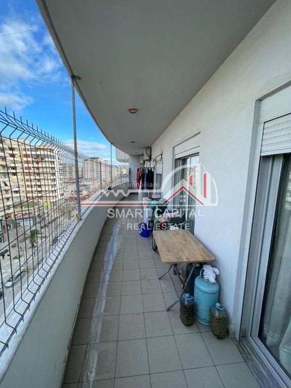 APPARTAMENTO 3 + 2 IN VENDITA A VLORE, VICINO ALLA SCUOLA INDUSTRIALE