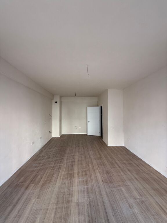 Jepet me qera apartament 1+1 prane Urban Gate Astir.