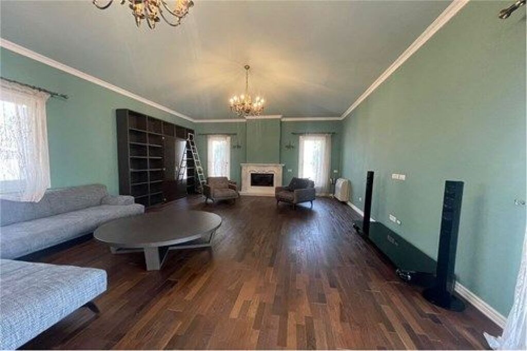 Villa individuale con cortile privato e piscina in affitto nella periferia di Tirana, villaggio Damjan.