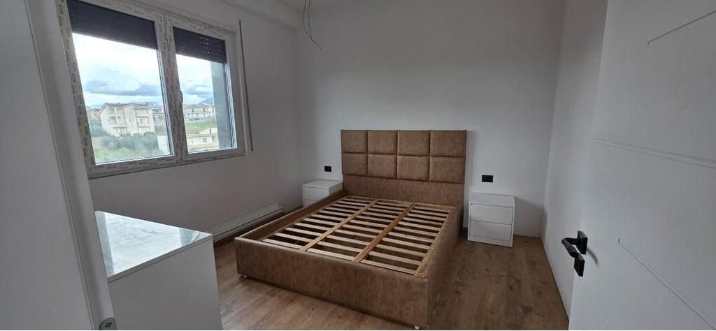 Paskuqan, Ofrojmë për qira Apartament 1+1+ Verandë, Post parkimi!