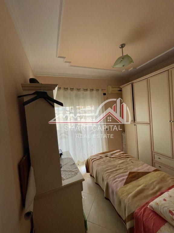 APPARTAMENTO 3 + 2 IN VENDITA A VLORE, VICINO ALLA SCUOLA INDUSTRIALE