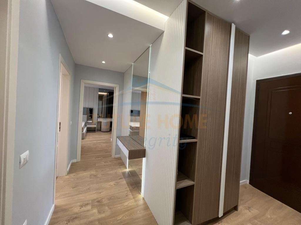 SHITET APARTAMENT 2+1+POST PARKIMI , RRUGA E DURRESIT