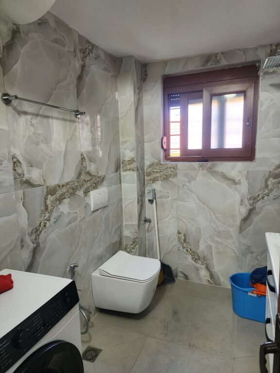 APARTAMENT 2+1 ME QERA TE VASIL SHANTO