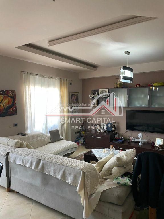 APPARTAMENTO 3 + 2 IN VENDITA A VLORE, VICINO ALLA SCUOLA INDUSTRIALE