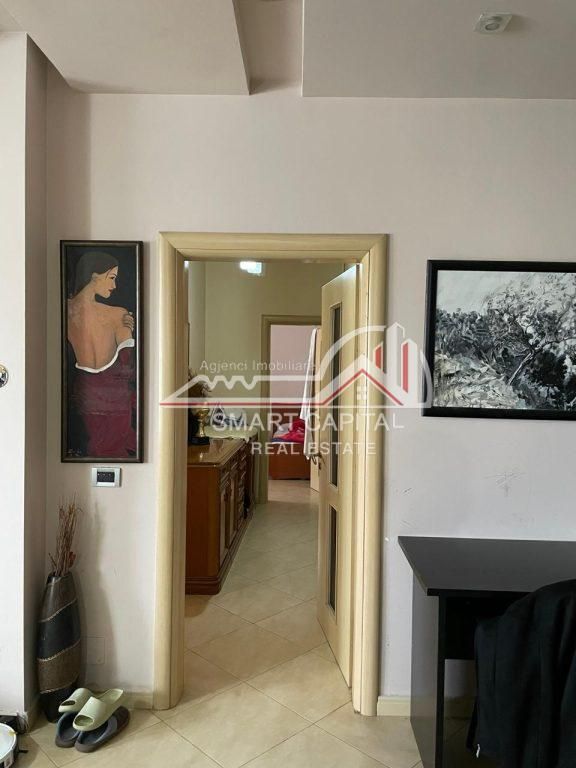 APPARTAMENTO 3 + 2 IN VENDITA A VLORE, VICINO ALLA SCUOLA INDUSTRIALE