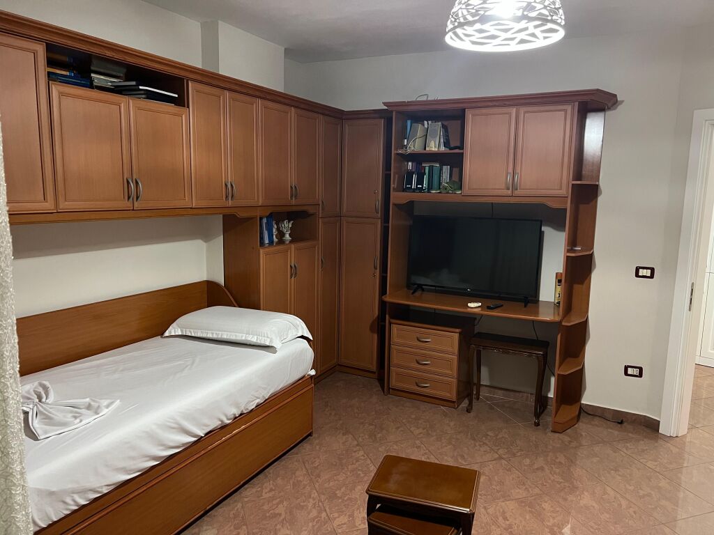 📍 Appartamento 2+1+2 in Affitto – Centro Tirana