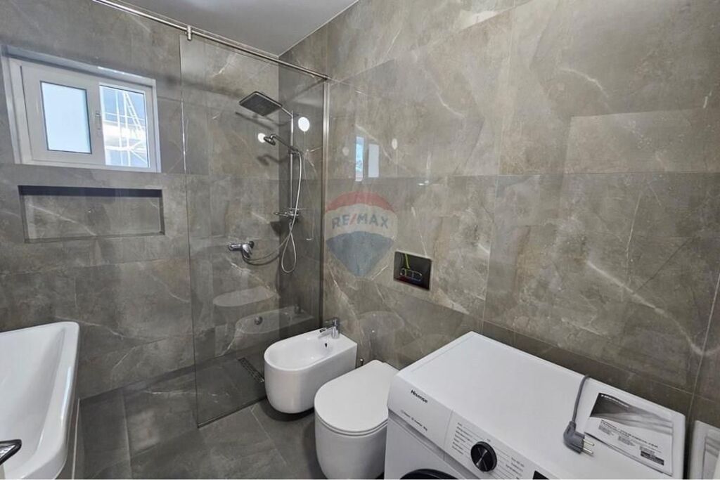 Apartament 1+1 per qira tek Rruga e Barrikadave!