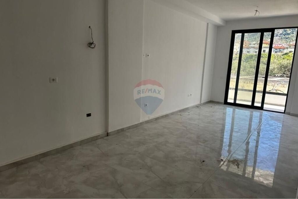 Appartamento 1+1 – In Vendita, Via Dhimitër Konomi, Vlora