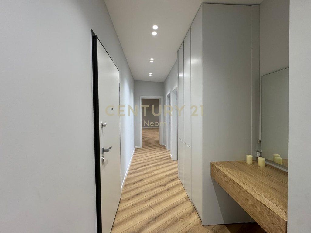 APARTMENT 2+1+2 WITH YARD AND PARKING SPACE