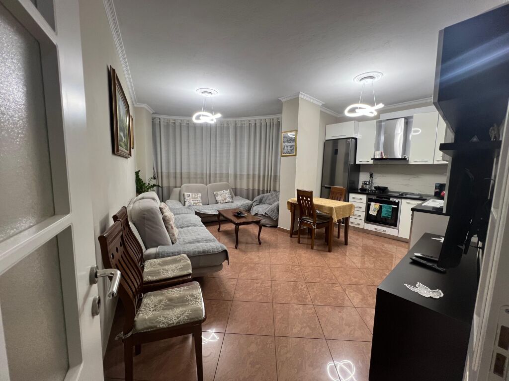 📍 Appartamento 2+1+2 in Affitto – Centro Tirana