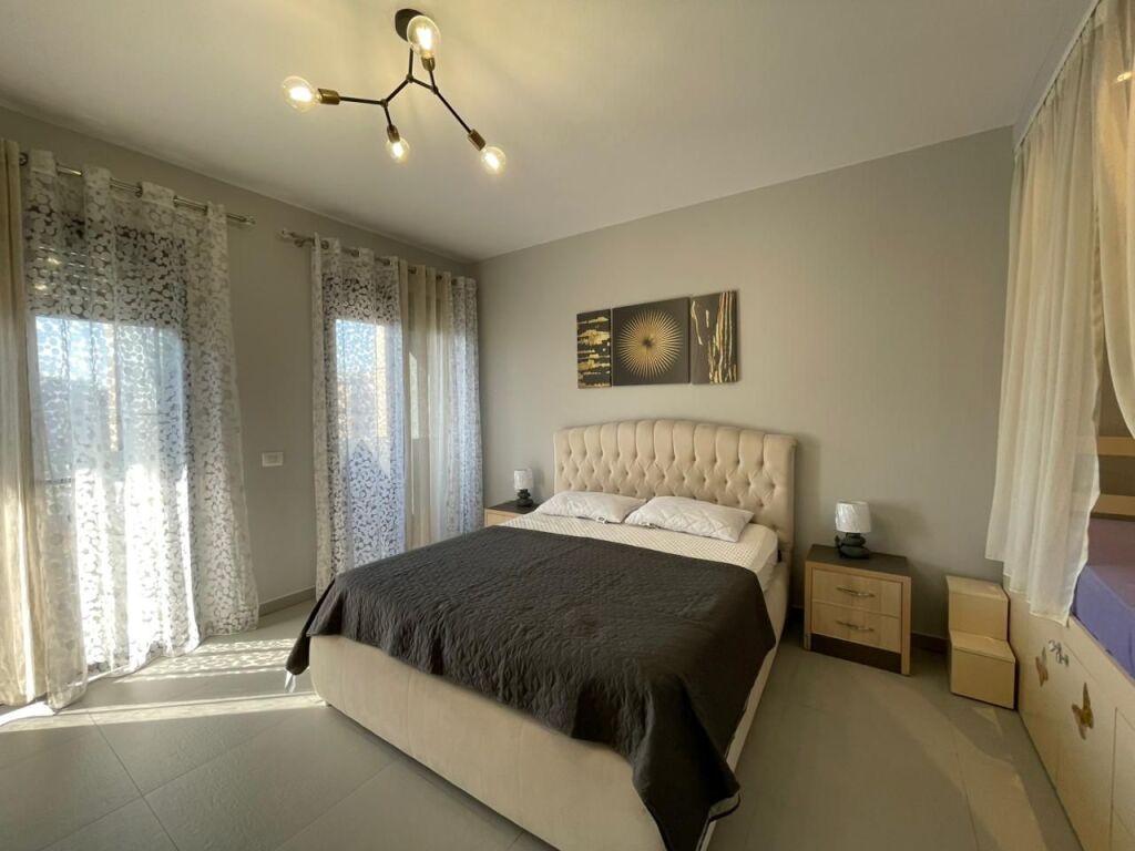 Apartament 1+1 per qira tek Shushica tek Std. Dinamo.​