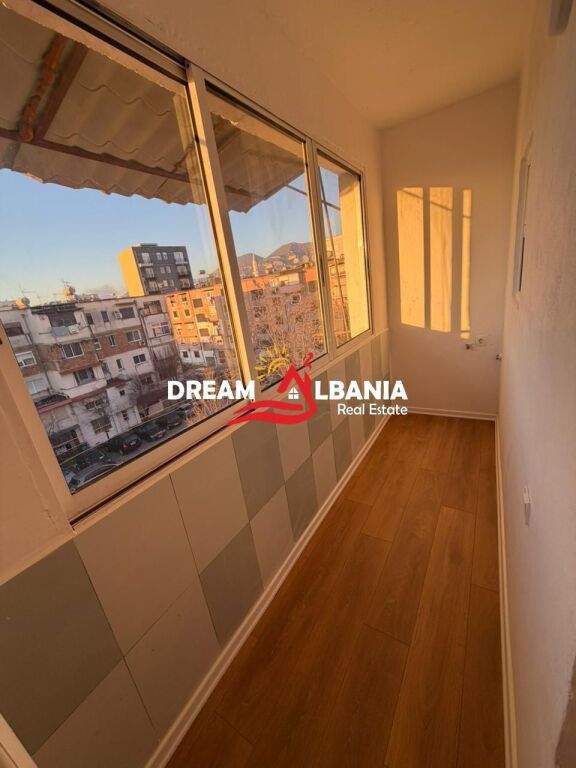 Shitet apartament 1+1 ne rrugen Kongresi i Manastirit, kryqezimi i Oxhakut (ID 4119468)