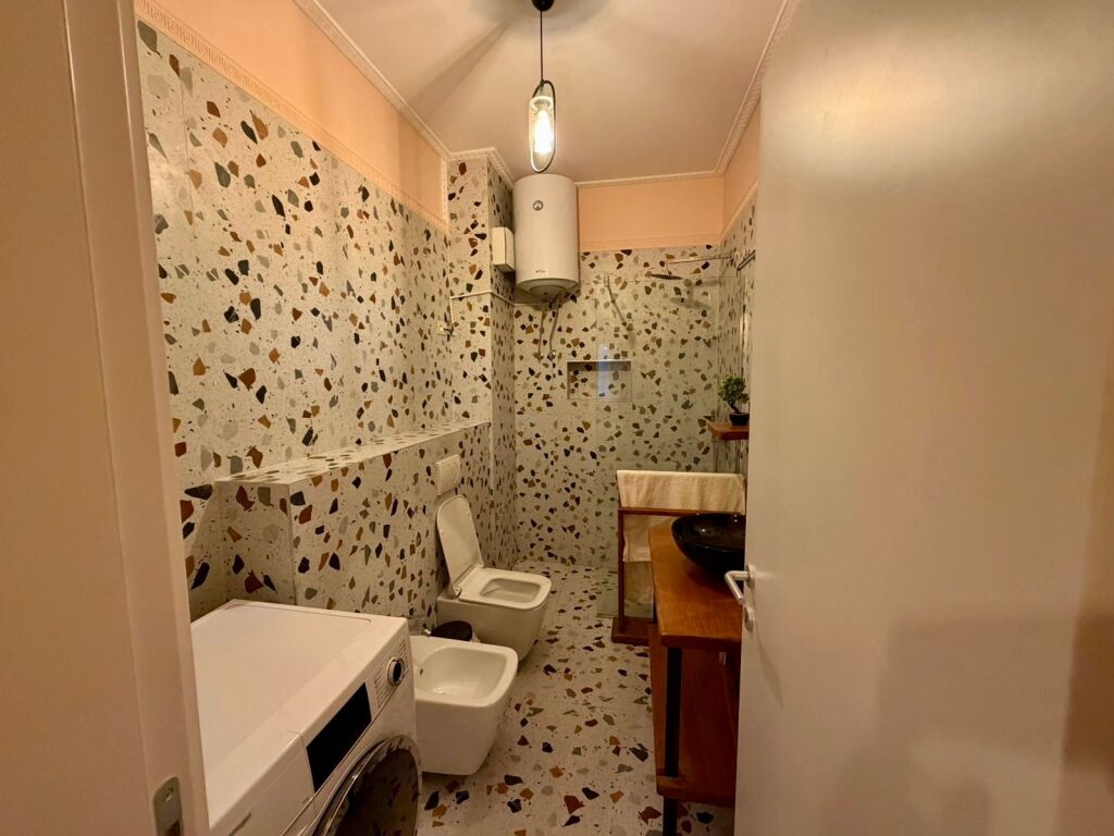 📣 QERA Apartament 2+1+2  📍 Liqeni i Thate ✨
