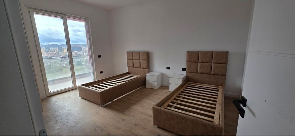 Paskuqan, Ofrojmë për qira Apartament 2+1+Post Parkimi!