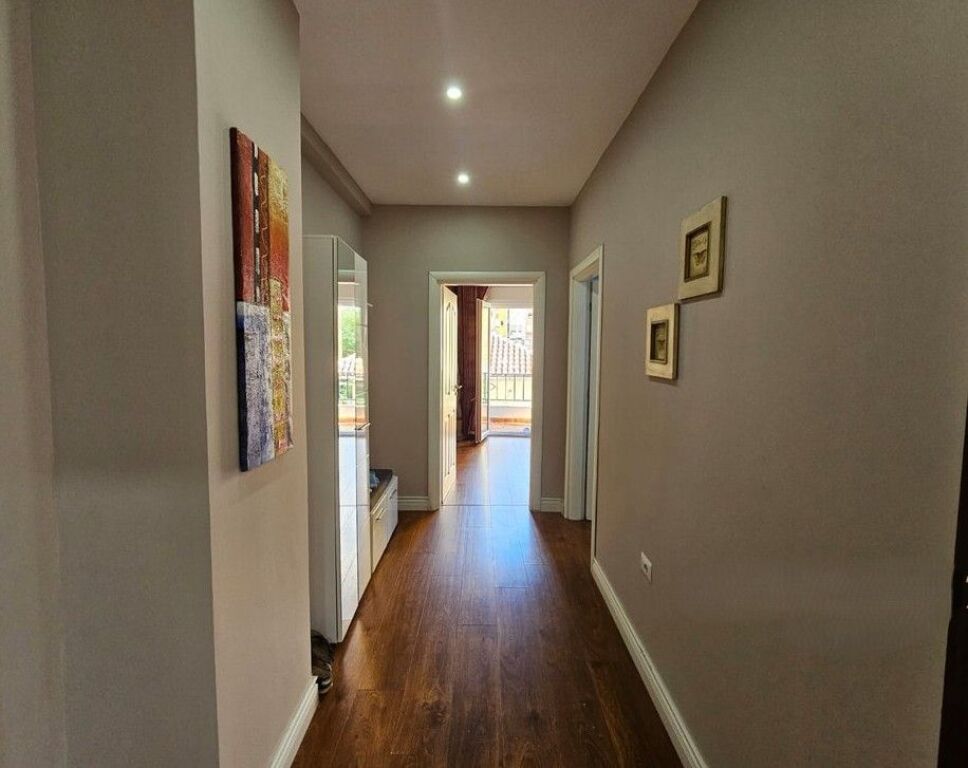 VENDIAMO APPARTAMENTO 2+1+VERANDA A YZBERISHT