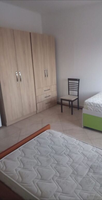 APARTAMENT 2+1. 30000 LEKE.QYTET STUDENTI