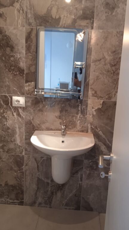Jepet me qira apartament 1+1 në Univers City