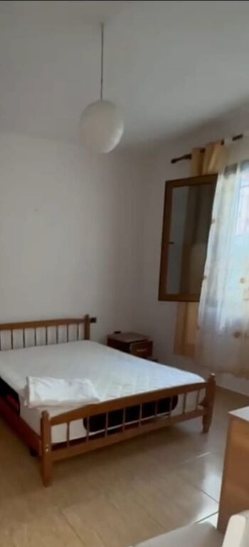 APPARTAMENTO 1+1. 300 EURO.CITTÀ STUDENTESCA